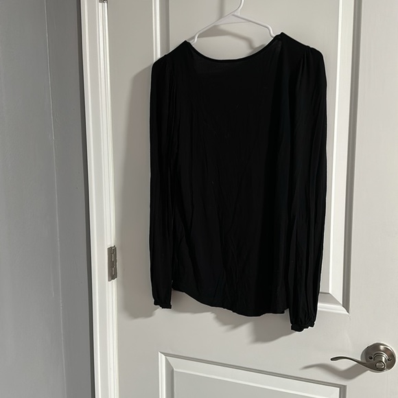 American Eagle Soft & Sexy Black Top with Floral Detail - Picture 5 of 5